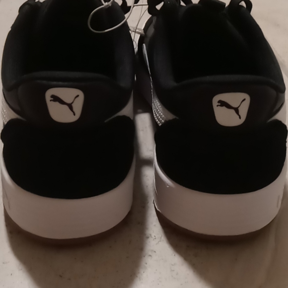 Puma - Picture 4 of 4